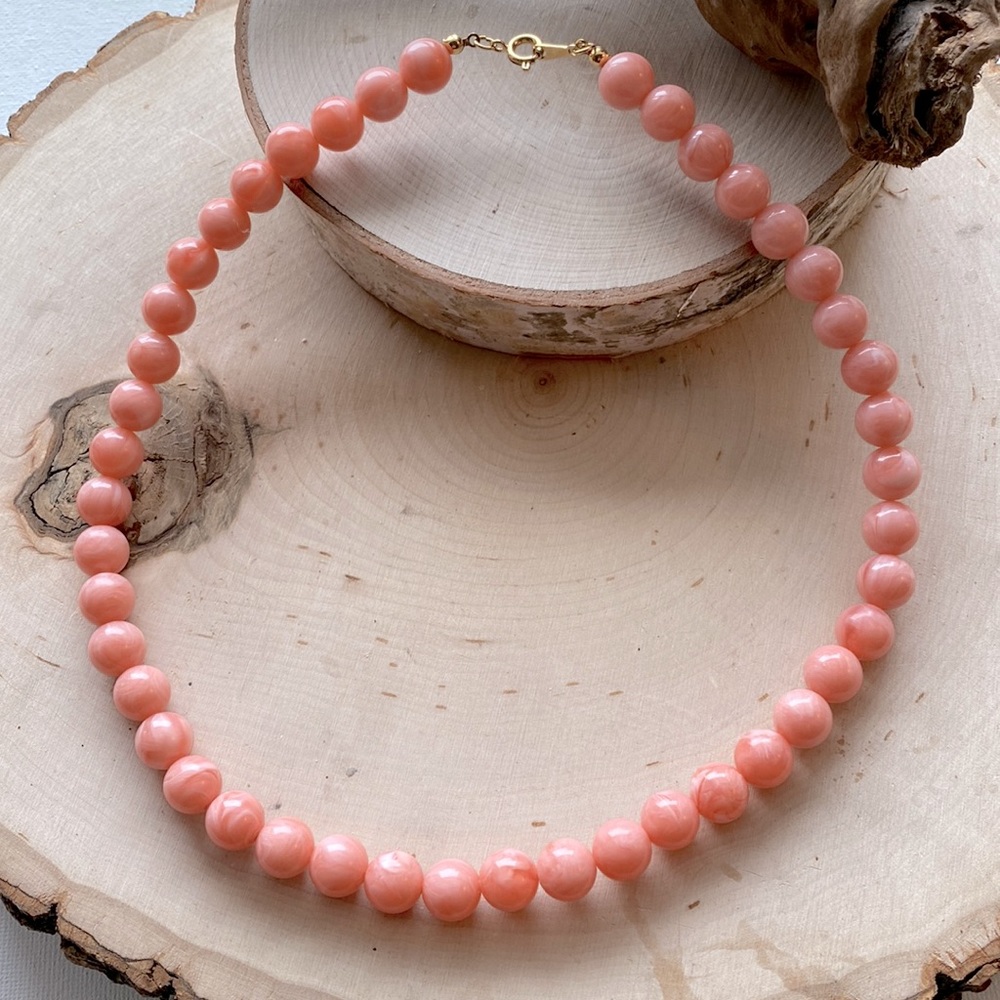 Vintage Single Strand Marbled Pink Lucite Beaded Necklace w/ Spring Ring
